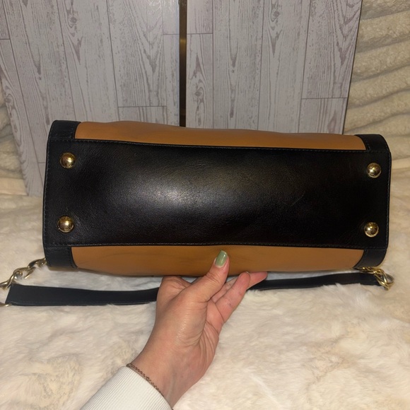 Sold - Picture 4 of 10